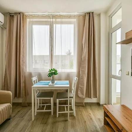 Delta Planet Budget Flat 2 Guests Varna